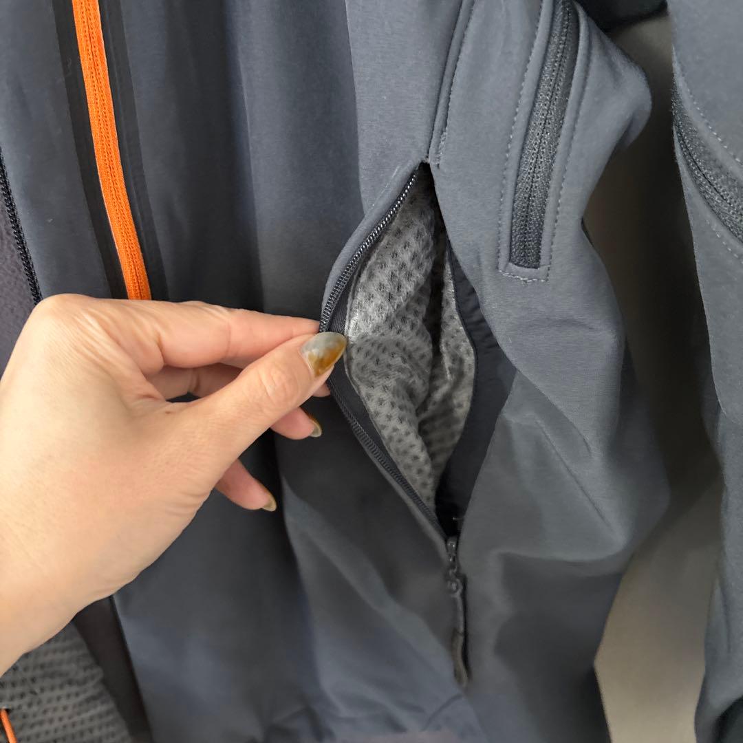 #mont-bell パウダーシェッドパーカ　ソフトシェル　マウンテンパーカー