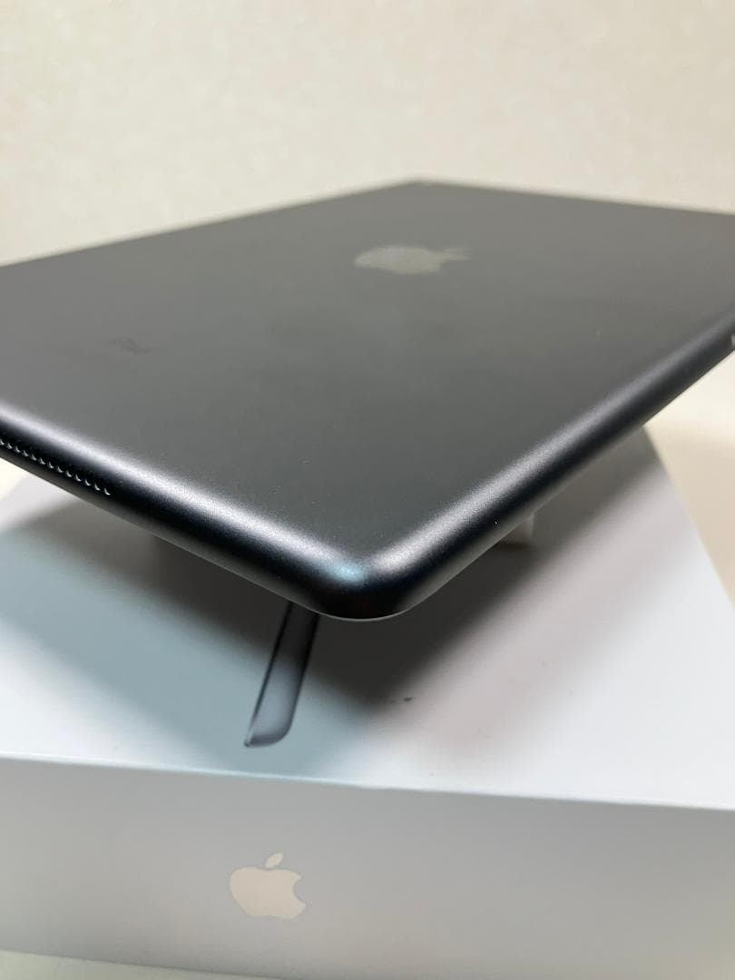 iPad 第9世代　256GB グレー　Wi-Fiモデル カバーガラス付