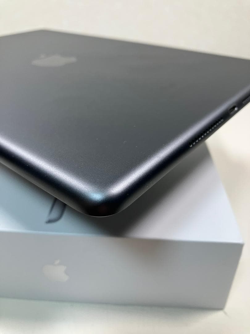 iPad 第9世代　256GB グレー　Wi-Fiモデル カバーガラス付