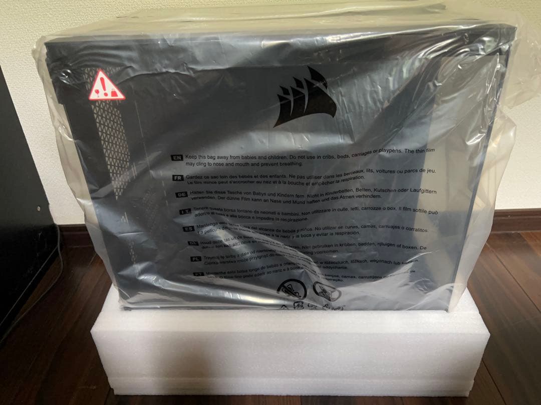 CORSAIR 6500X Mid-Tower Dual Chamber ケース