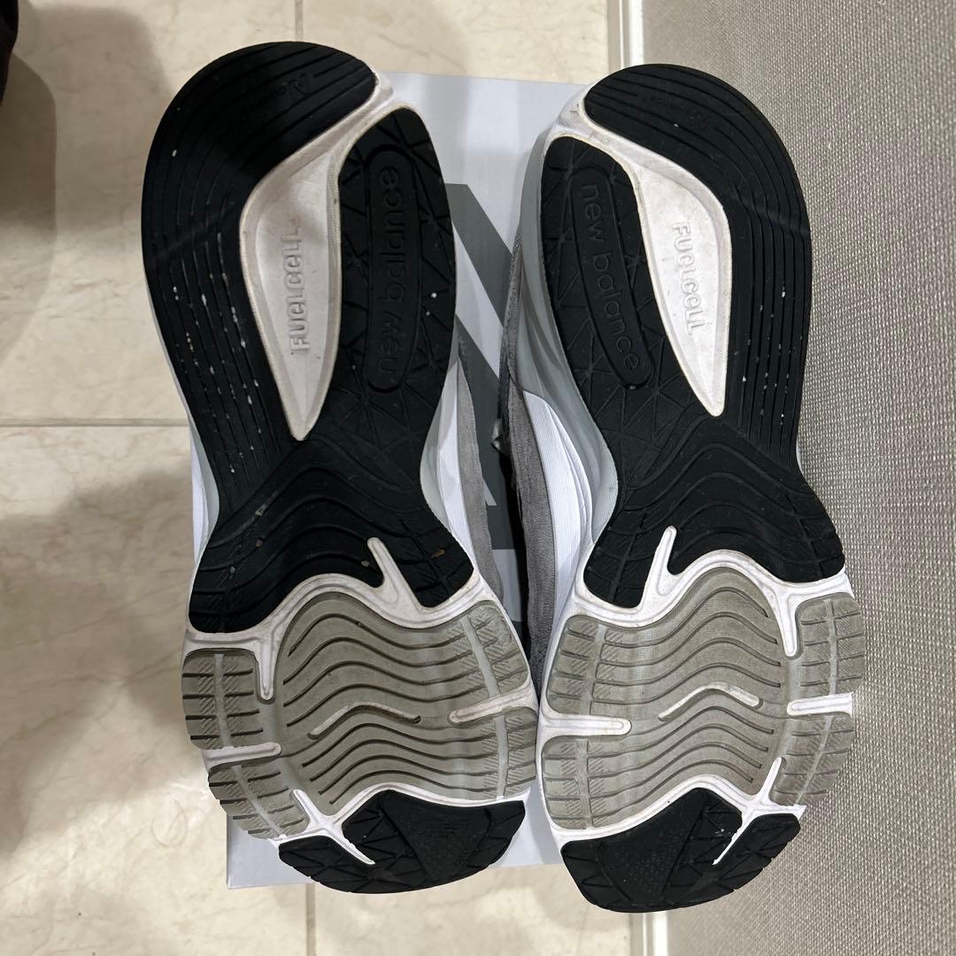 New Balance 990 v6グレー スニーカー