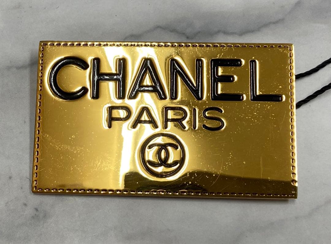 CHANEL プレートブローチ