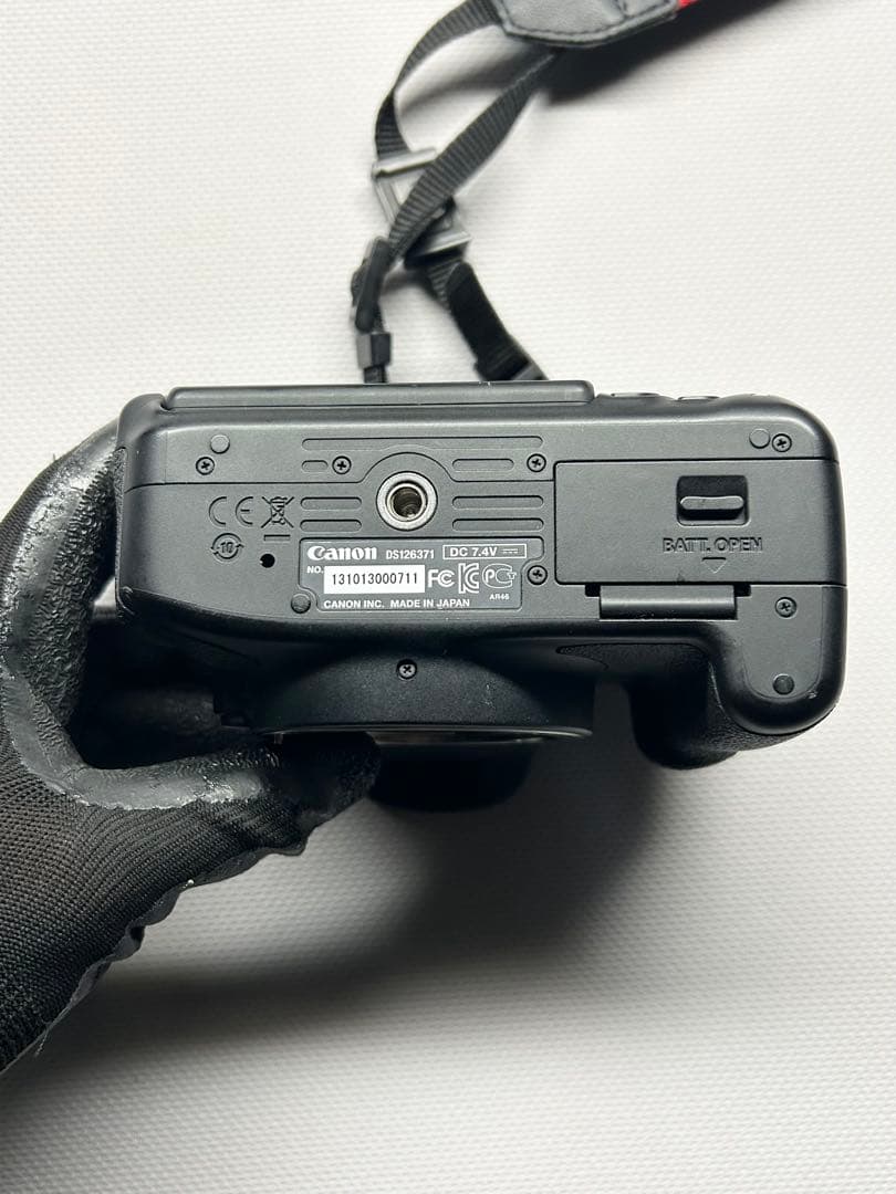 Canon EOS Kiss X6i カメラ 収納バッグ ストロボ 付き