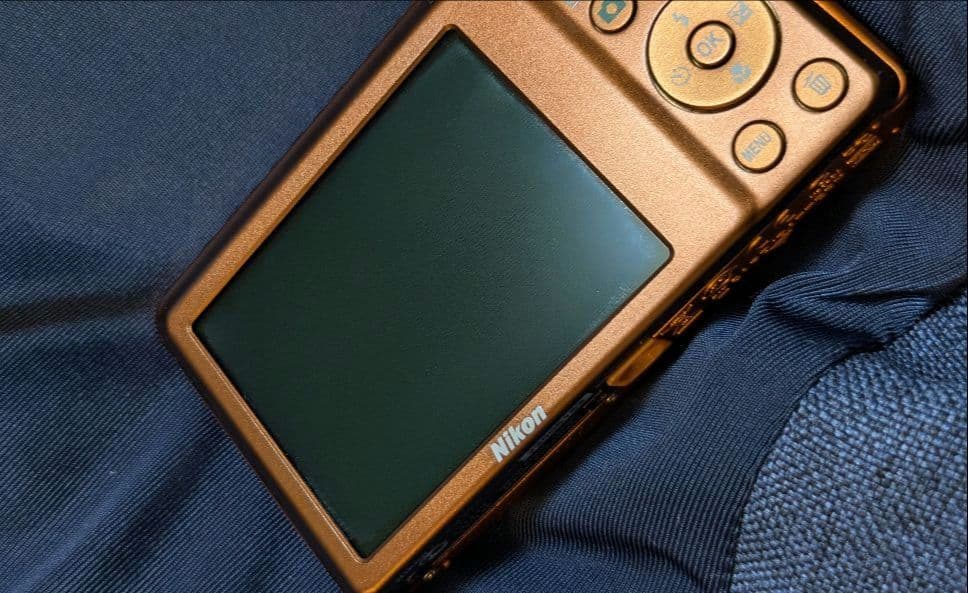 【極美品】Nikon COOLPIX S3500 オレンジ 2005万画素