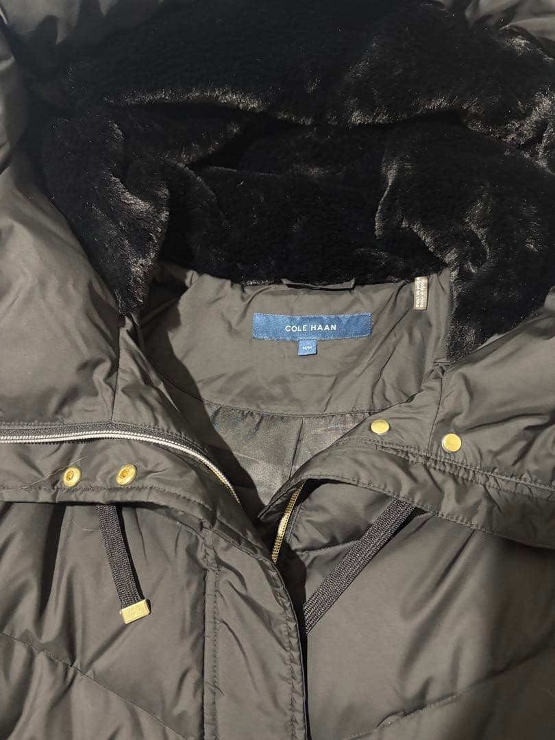 本日だけ値下げ！　 COLE HAAN フード付き ブラックダウンジャケット