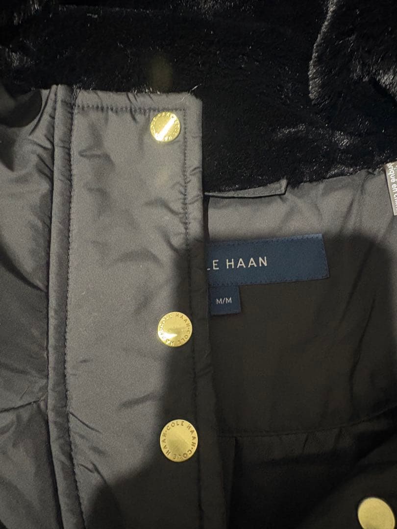 本日だけ値下げ！　 COLE HAAN フード付き ブラックダウンジャケット