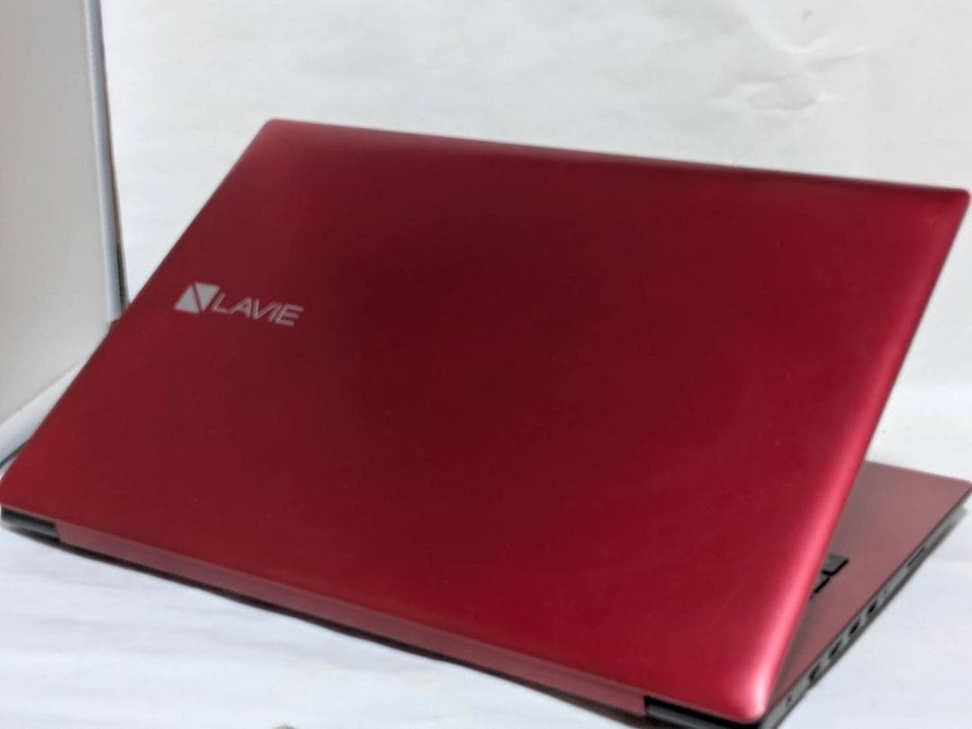 NEC　Lavie　NS150KAR　美品赤　SSD　WIN11 Office