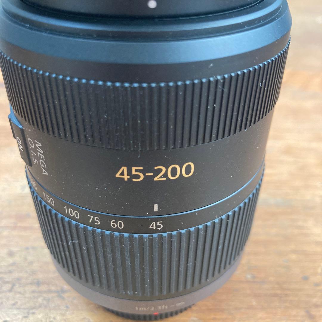 Lumix 45-200mm MEGA O.I.S. ズームレンズ