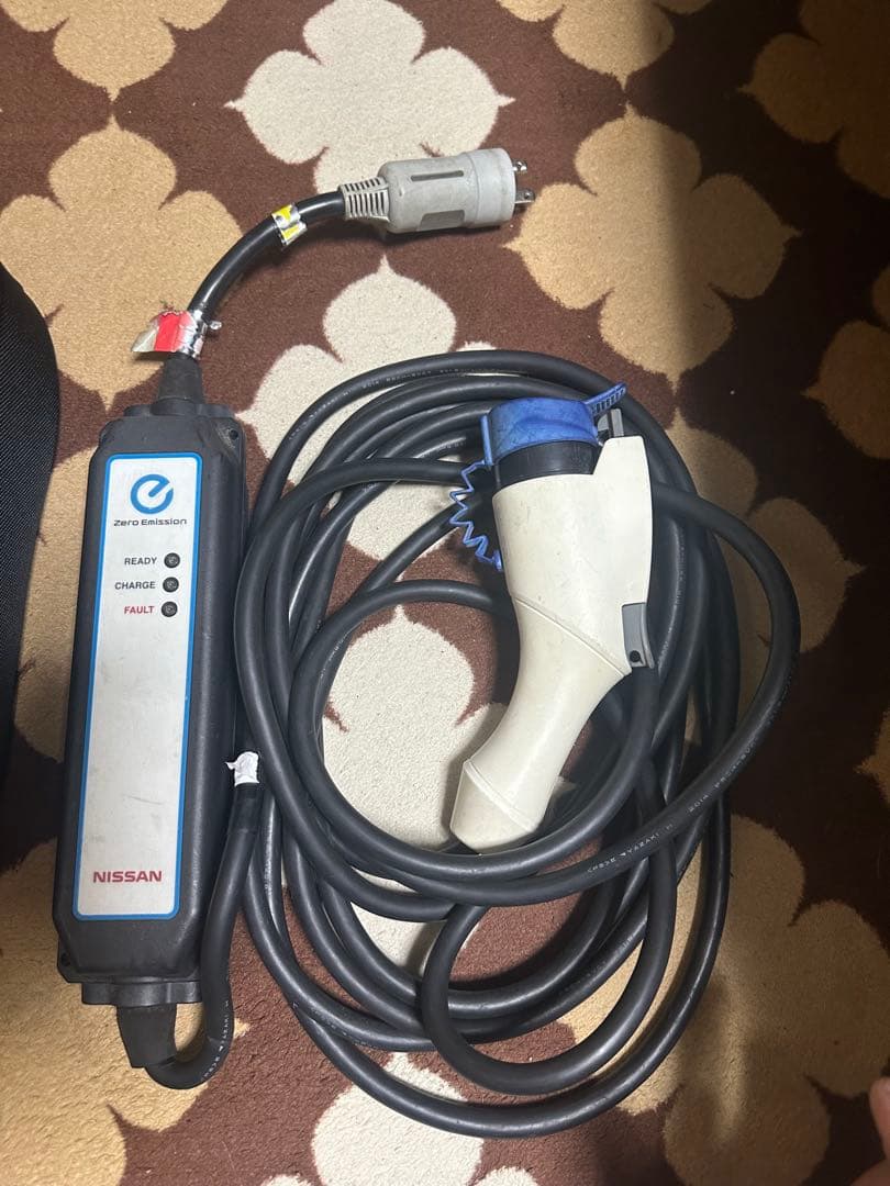 Nissan 充電器 AC220V 15A 29609 3NK5E 中古品