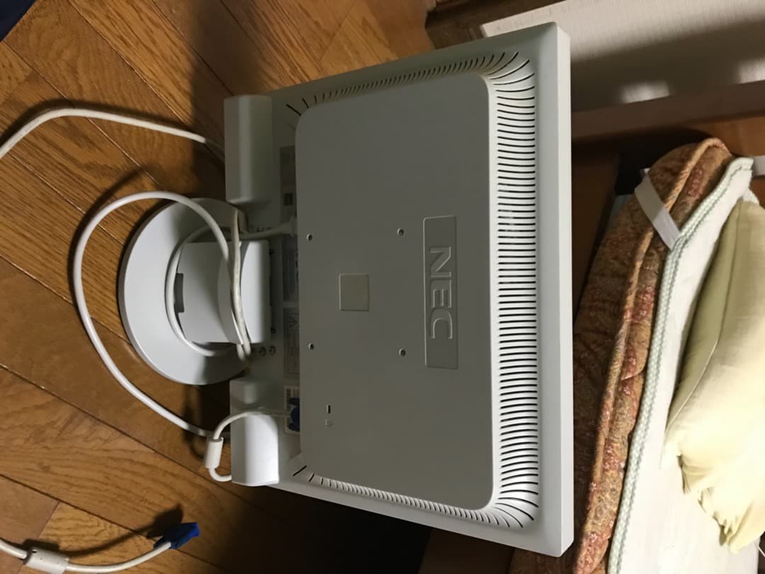 ほぼ未使用中古PCモニターNEC