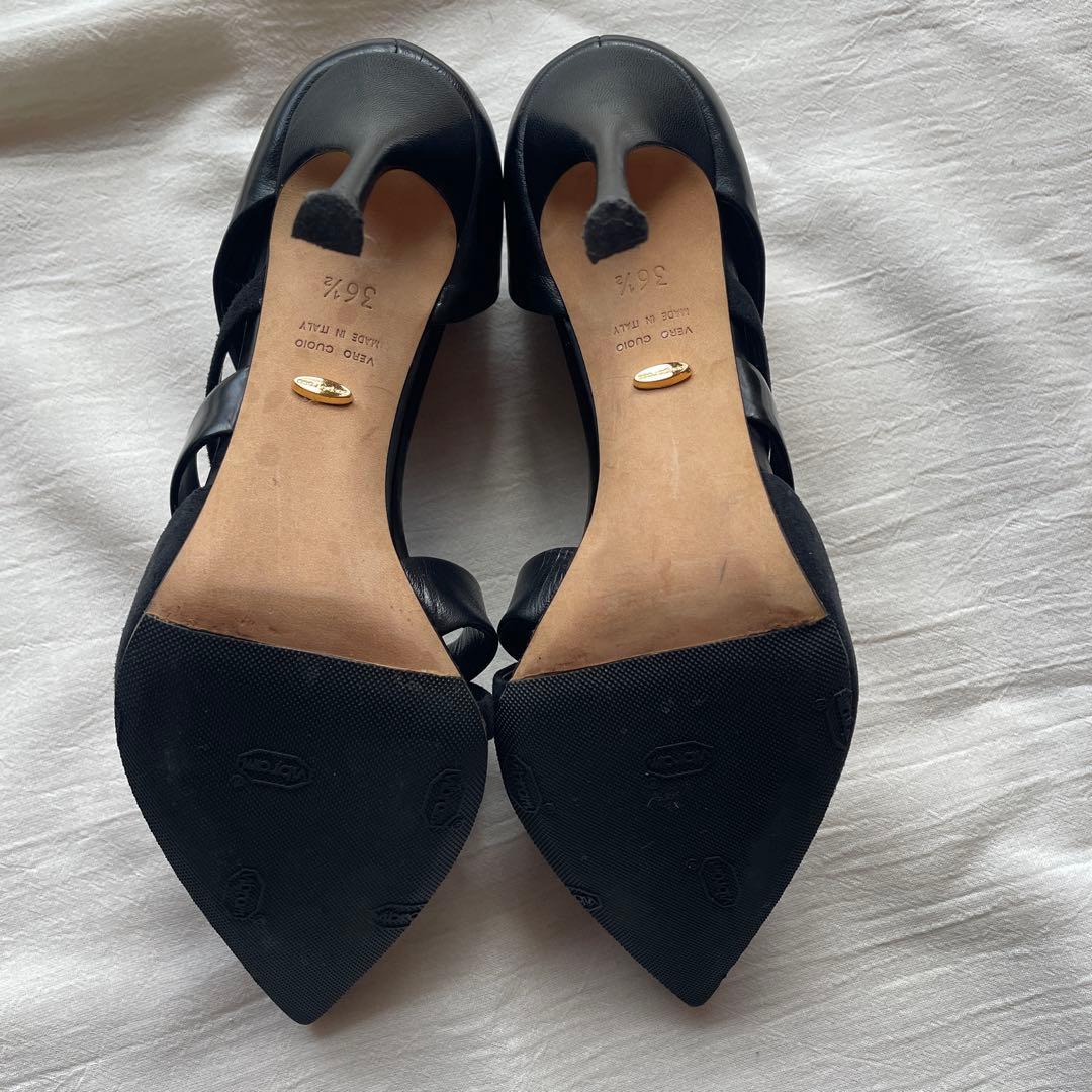 セルジオロッシ　ブラックポインテッドトゥ　ハイヒール　黒　エレガント　ブラック