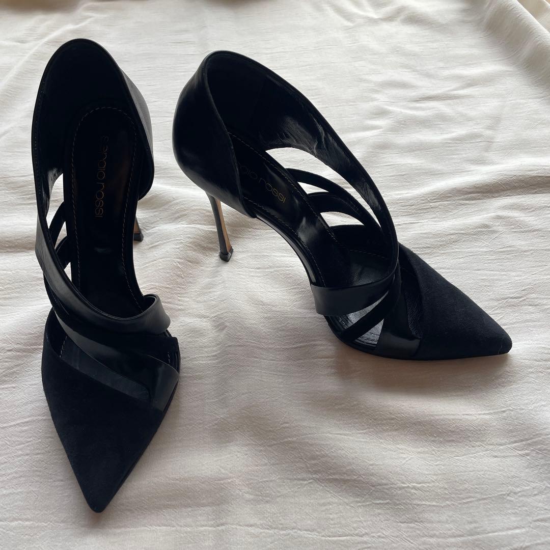 セルジオロッシ　ブラックポインテッドトゥ　ハイヒール　黒　エレガント　ブラック