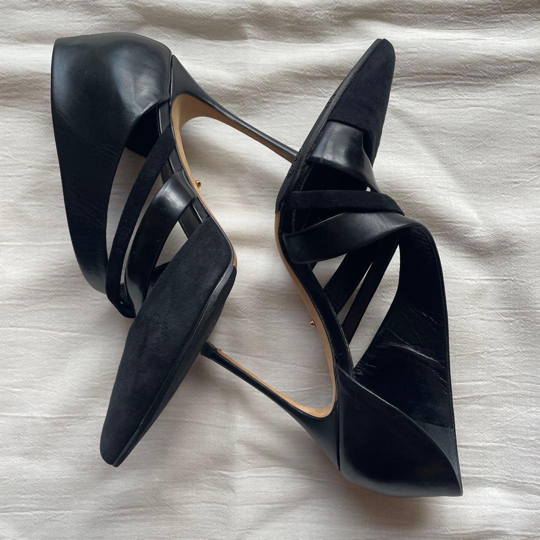 セルジオロッシ　ブラックポインテッドトゥ　ハイヒール　黒　エレガント　ブラック