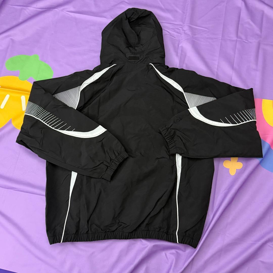 ブラック ナイロンジャケット　M サイズ : M