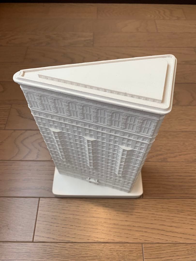 Chisel & Mouse フラットアイアンビル 立体モデル