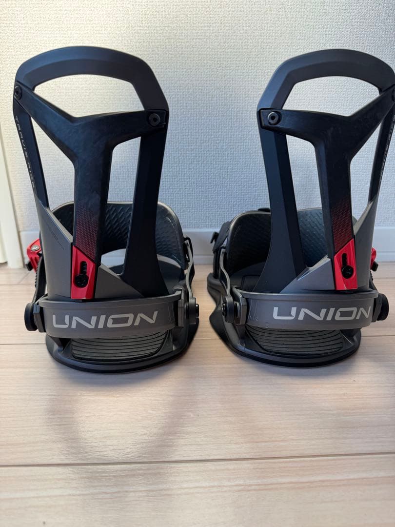 UNION スノーボード ビンディング ブラック/レッド FALCOR