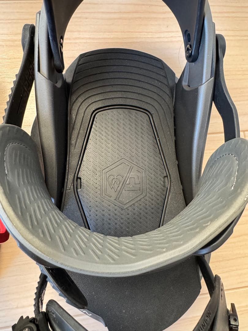 UNION スノーボード ビンディング ブラック/レッド FALCOR