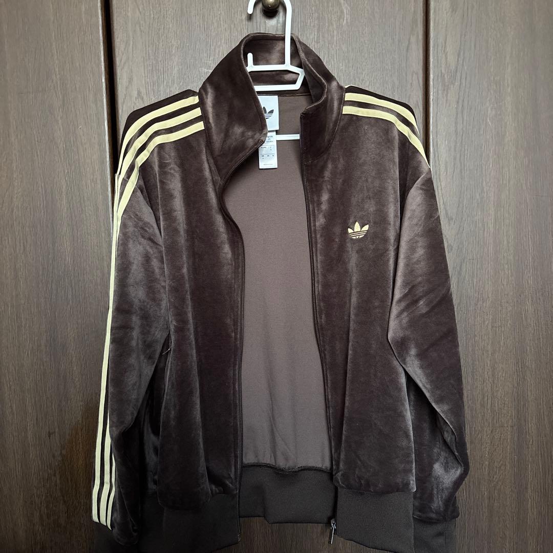 adidas ダークブラウン ジャージ