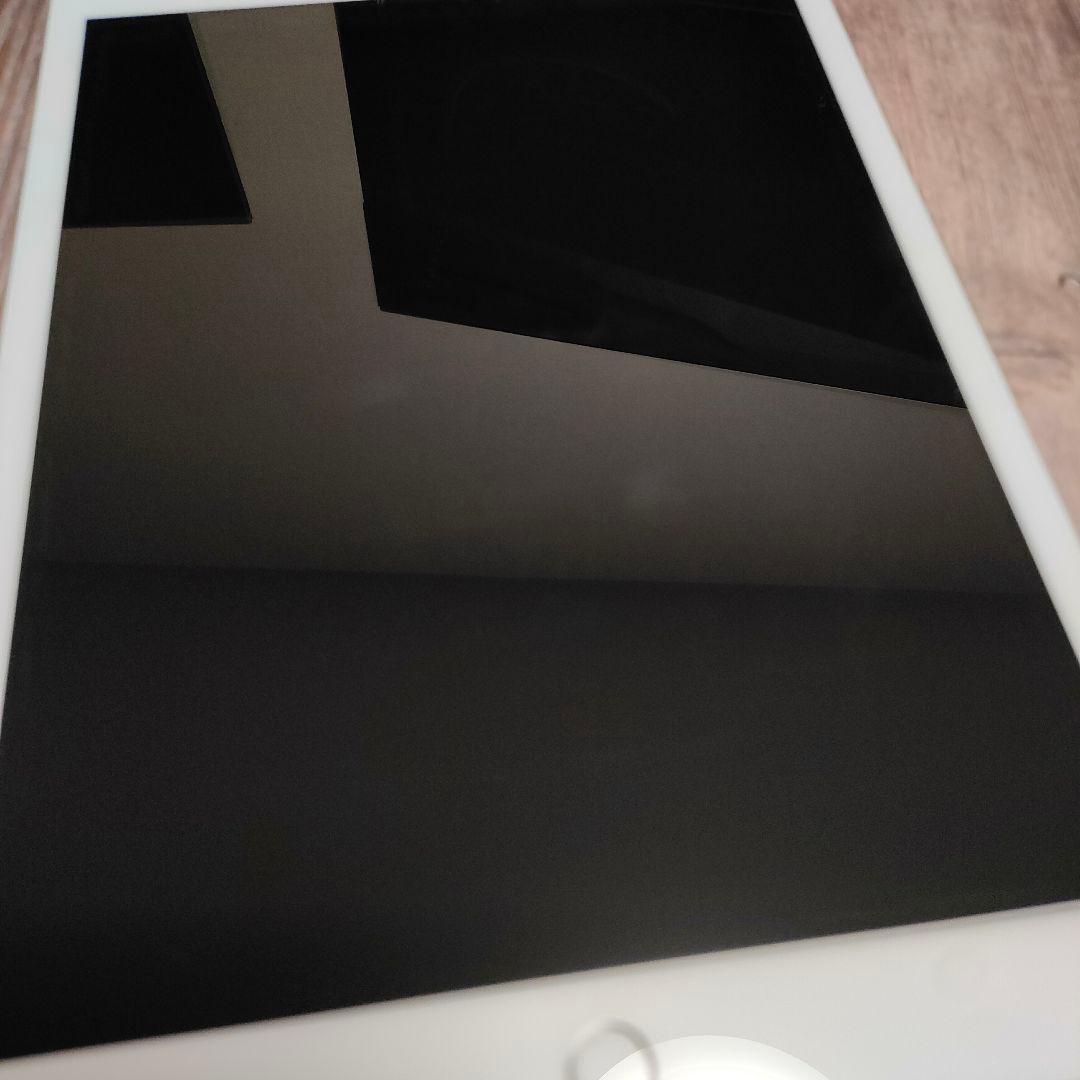 iPad 第7世代 32GB SIMフリー シルバー 美品