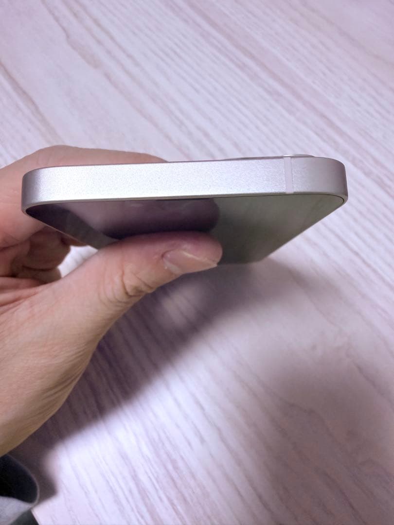 【本日限定】Apple iPhone 13 本体　128g