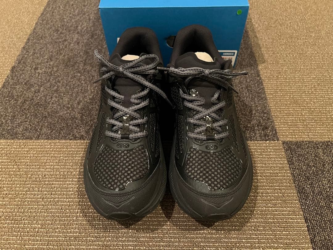 ホカオネオネ 新作 クリフトンワン9 未使用に近い極美品 定価約2.5万