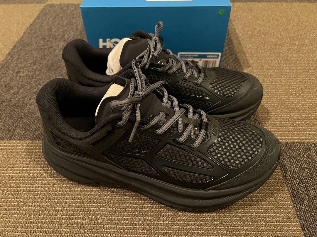 ホカオネオネ 新作 クリフトンワン9 未使用に近い極美品 定価約2.5万