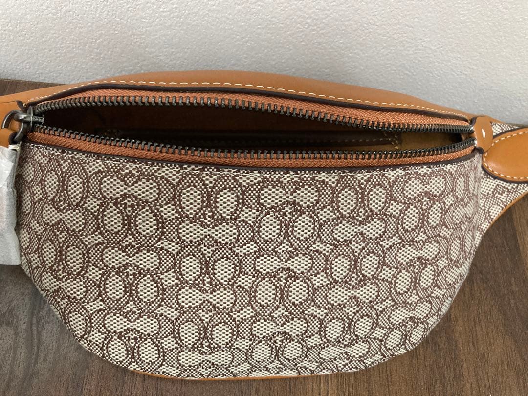 【新品】コーチ ボディバッグ　 ウエストバッグ ウエストポーチ ベルトバッグ