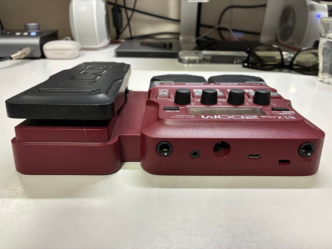 ZOOM B1X FOUR ベースエフェクター