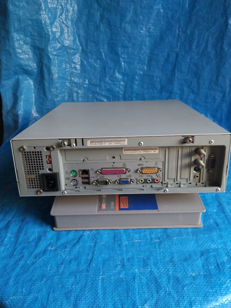 Fujitsu デスクトップWindows 2000パソコン中古品の出品です。