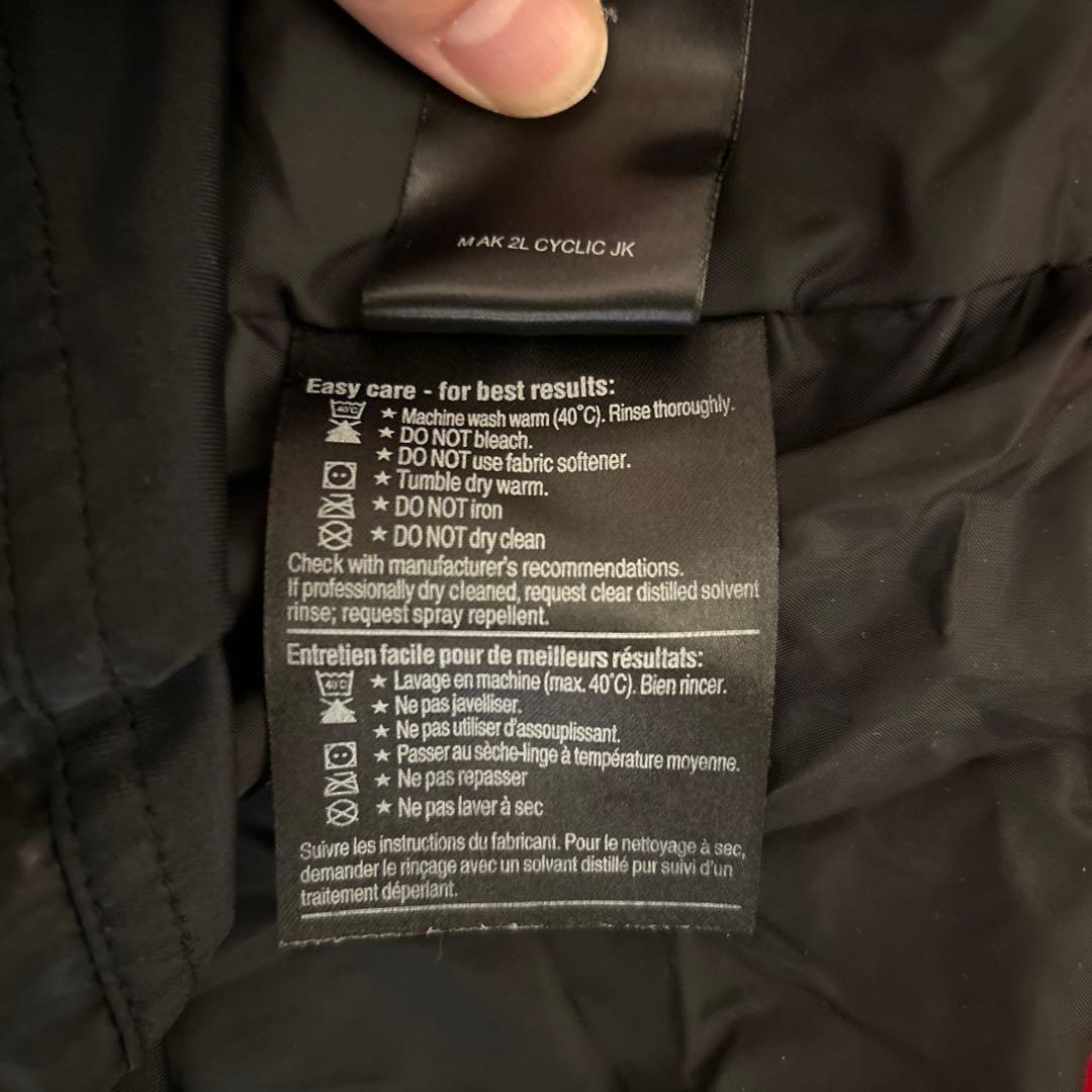 Burton ak X-small Goretex 上のみ