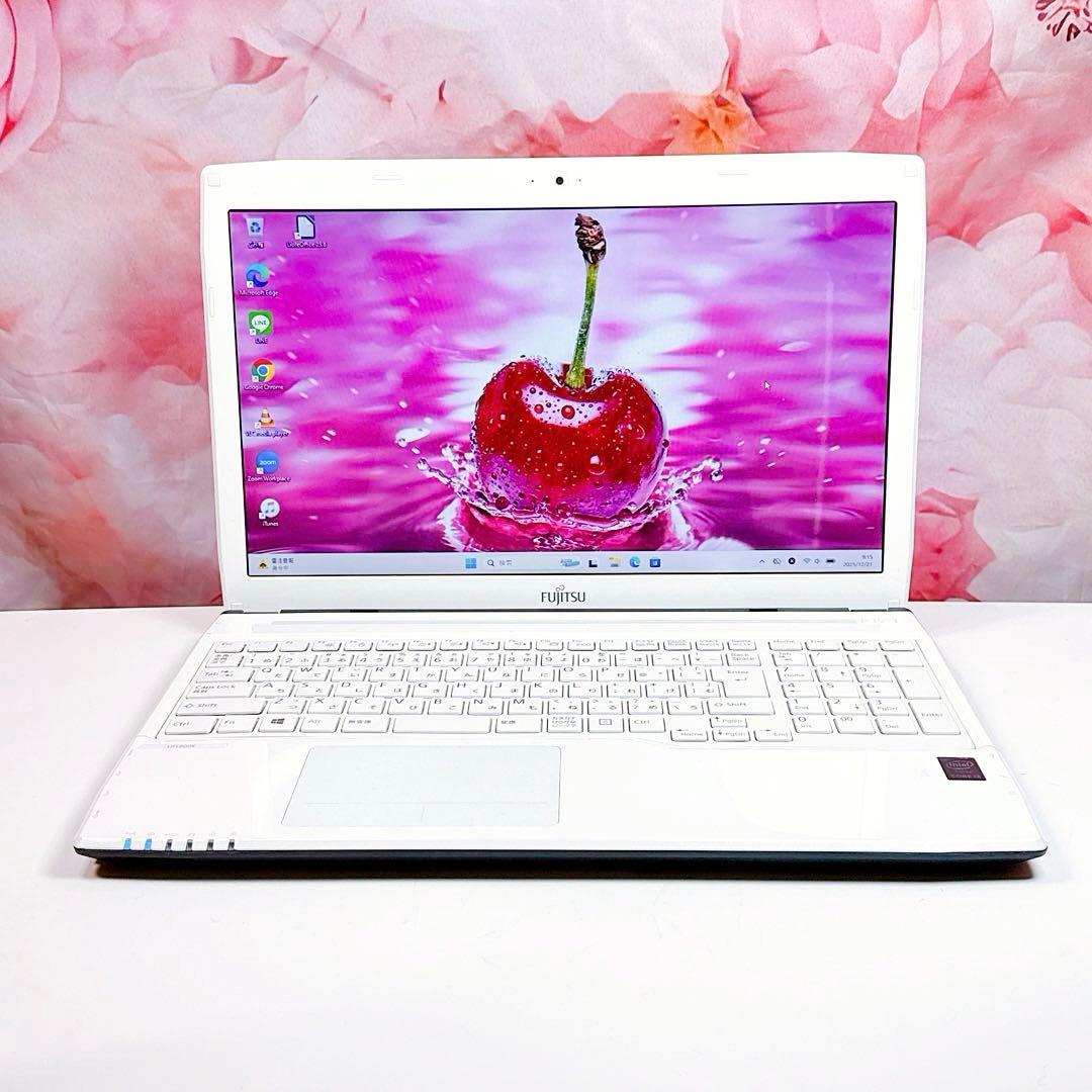 新品爆速SSD✨windows11✨カメラ✨ノートパソコン✨オフィス✨薄型