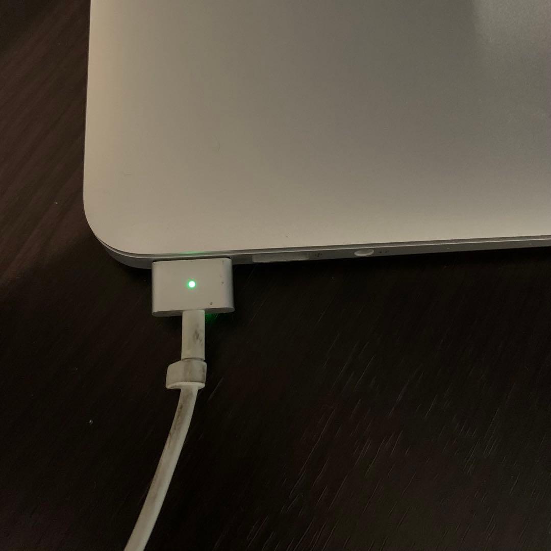 《中古》　Macbook Air A1466 13.3 軽量　認定整備済製品