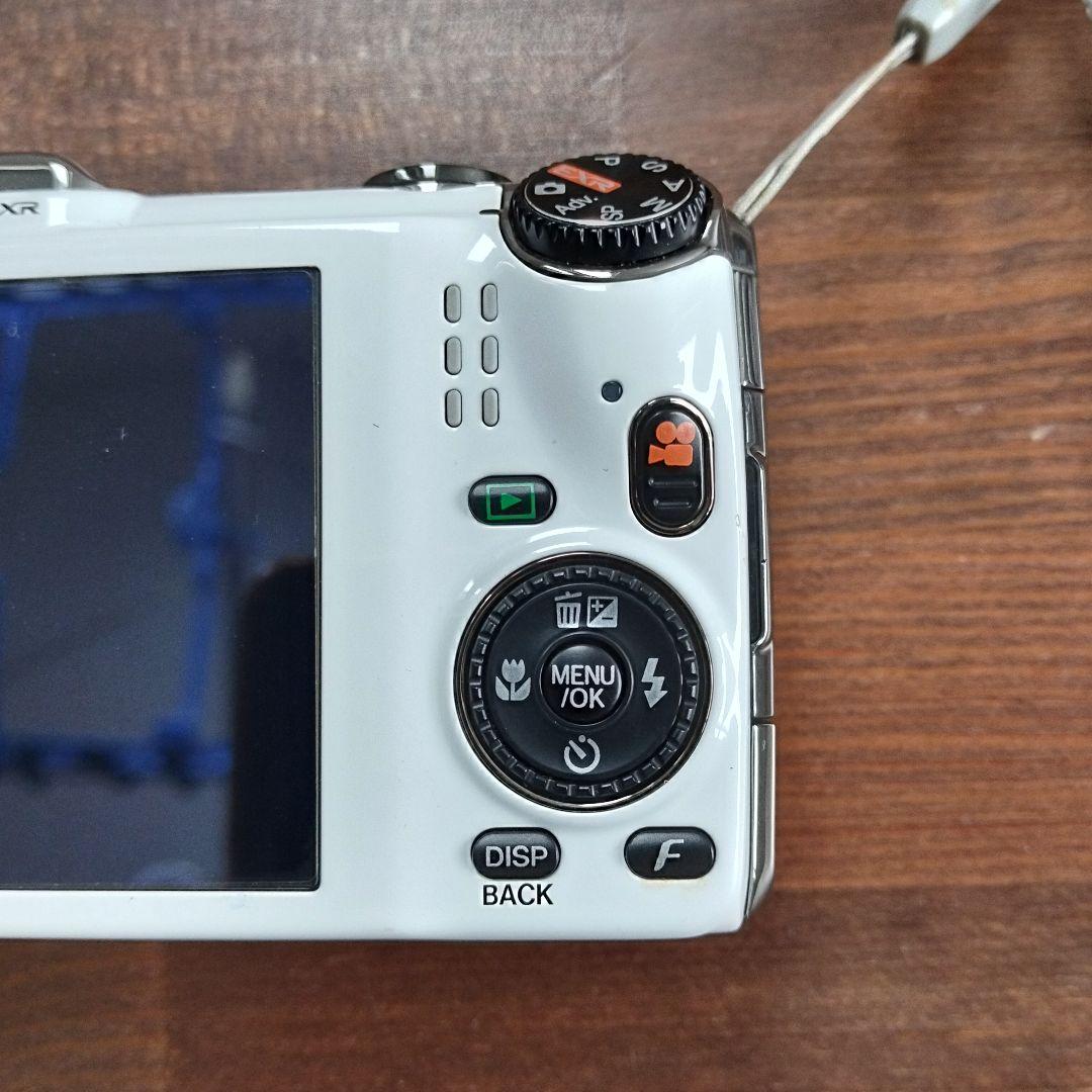 [美品]Fujifilm FinePix F550EXR ホワイト