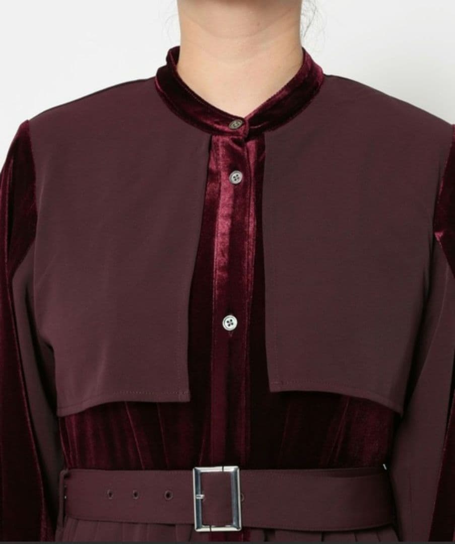 HARE マルチマテリアルプリーツワンピース バーガンディー