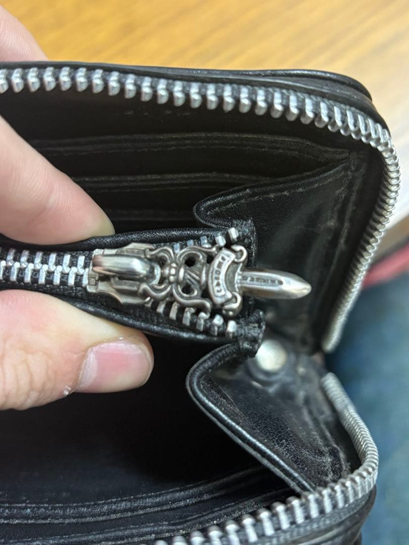 クロムハーツ 3セメタリークロスパッチ レックウォレット ラウンドファスナー