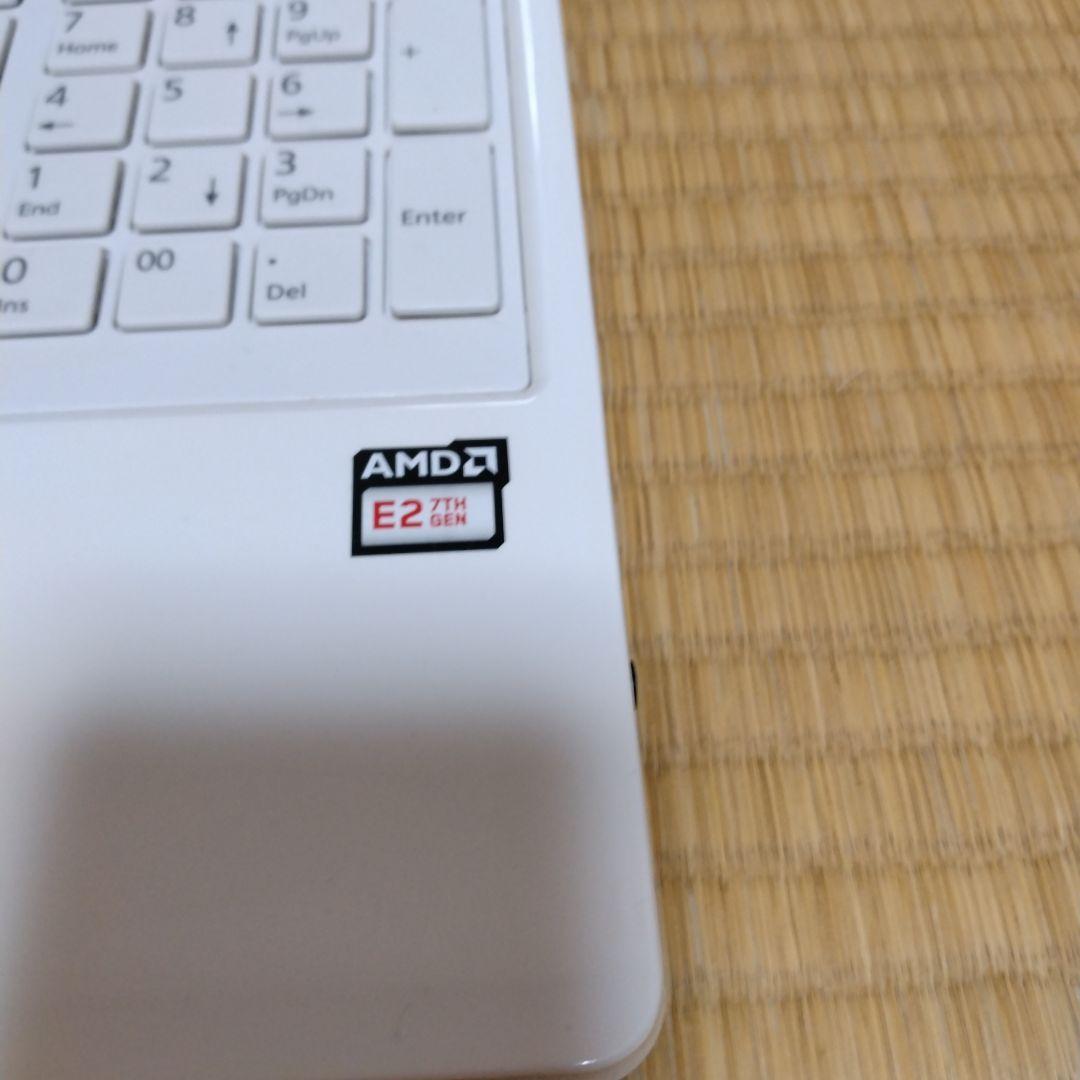 富士通　FMVA30B3W3　ノートパソコン