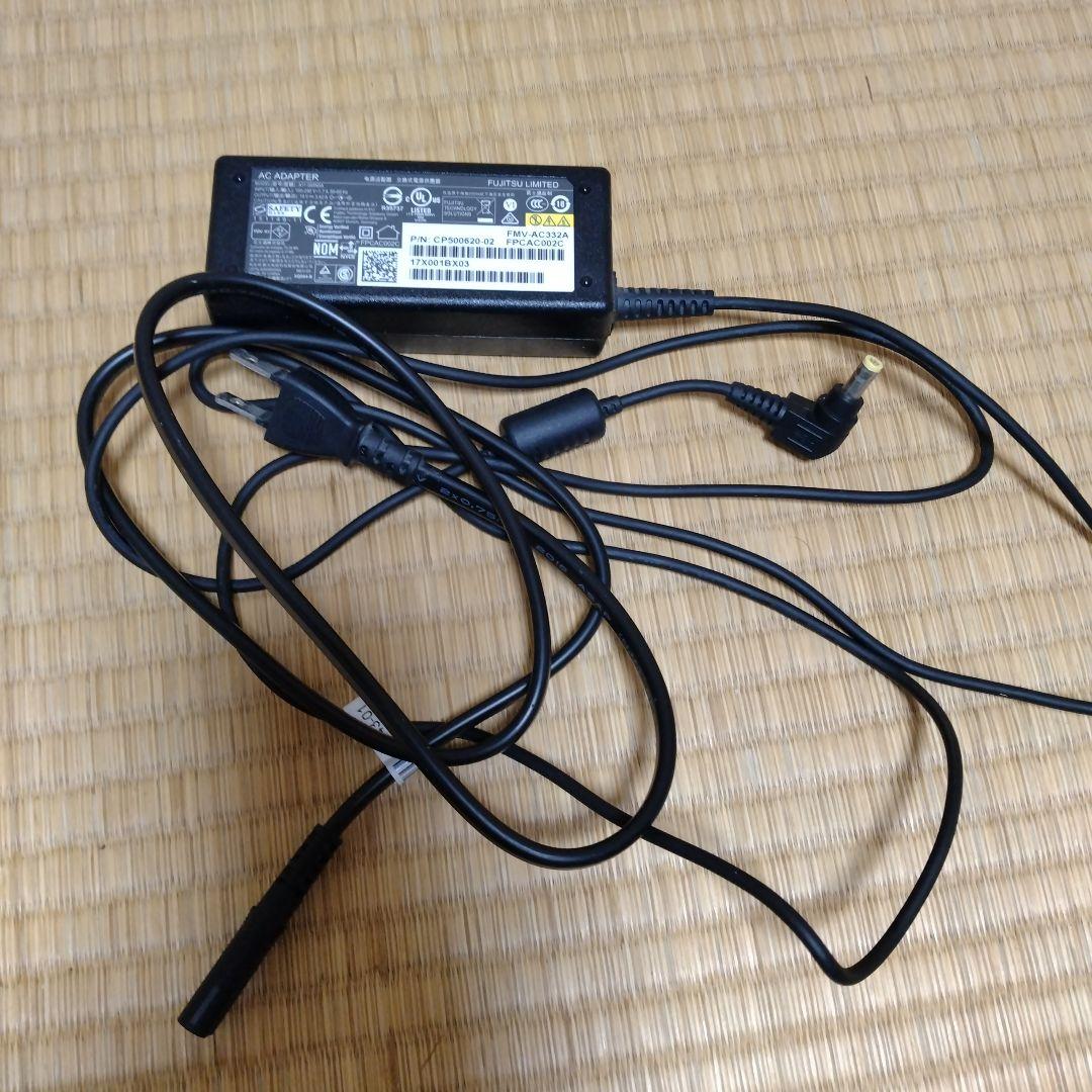 富士通　FMVA30B3W3　ノートパソコン