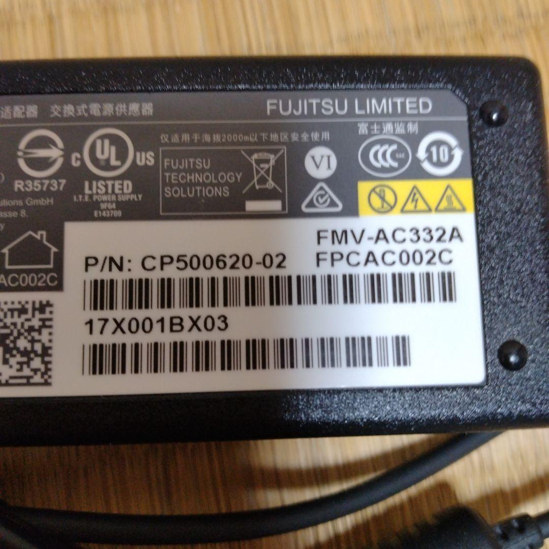 富士通　FMVA30B3W3　ノートパソコン