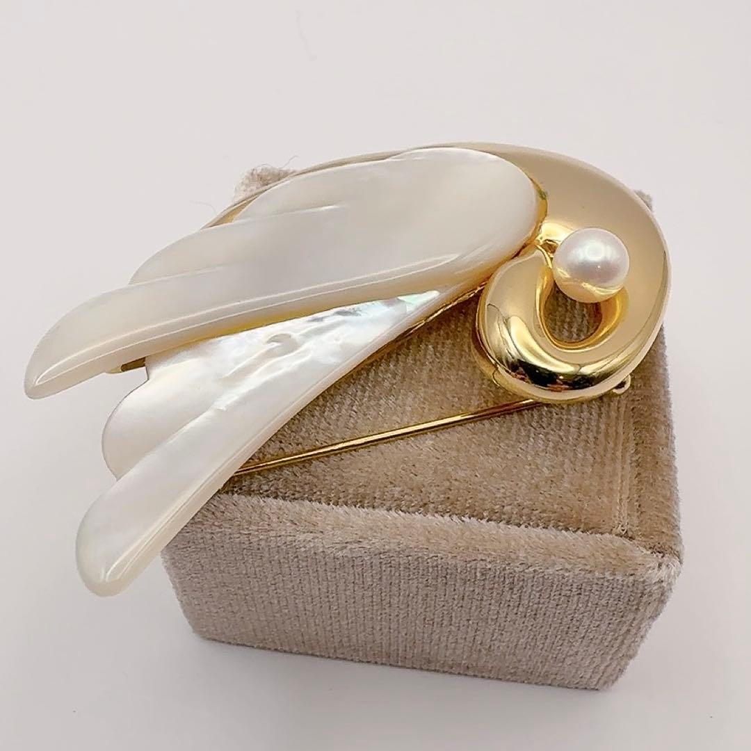 ⭐️SALE⭐【美品】タサキ　ブローチ　アコヤパール　白蝶貝　白鳥モチーフ