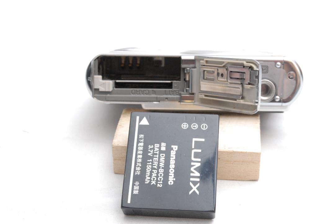 Panasonic LUMIX DMC-FX01 (良品）
