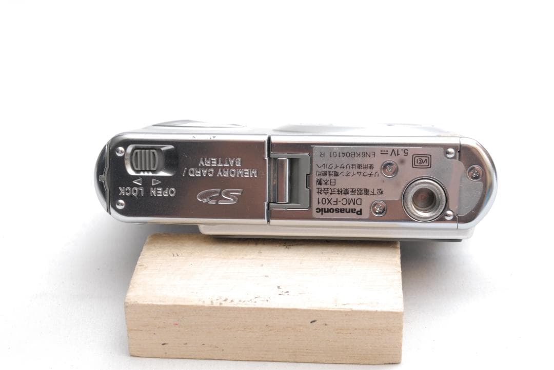 Panasonic LUMIX DMC-FX01 (良品）