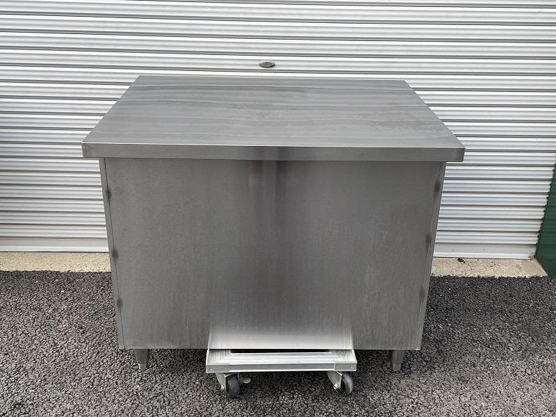 業務用 両開き戸棚 幅950×奥750×高800mm スライド扉　調理　収納棚