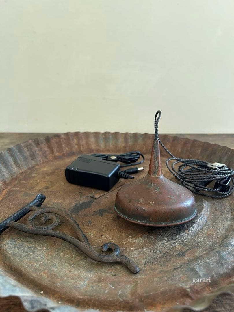 古い銅漏斗ペンダントライト　カフェ什器　古い小さいろうと　アンティークろうと