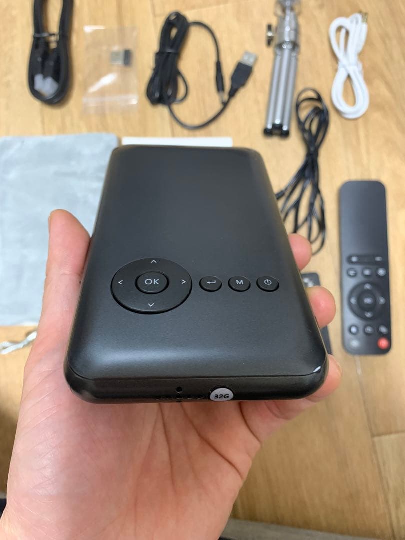 UENO-mono kabeni T89 ミニ スマート プロジェクター