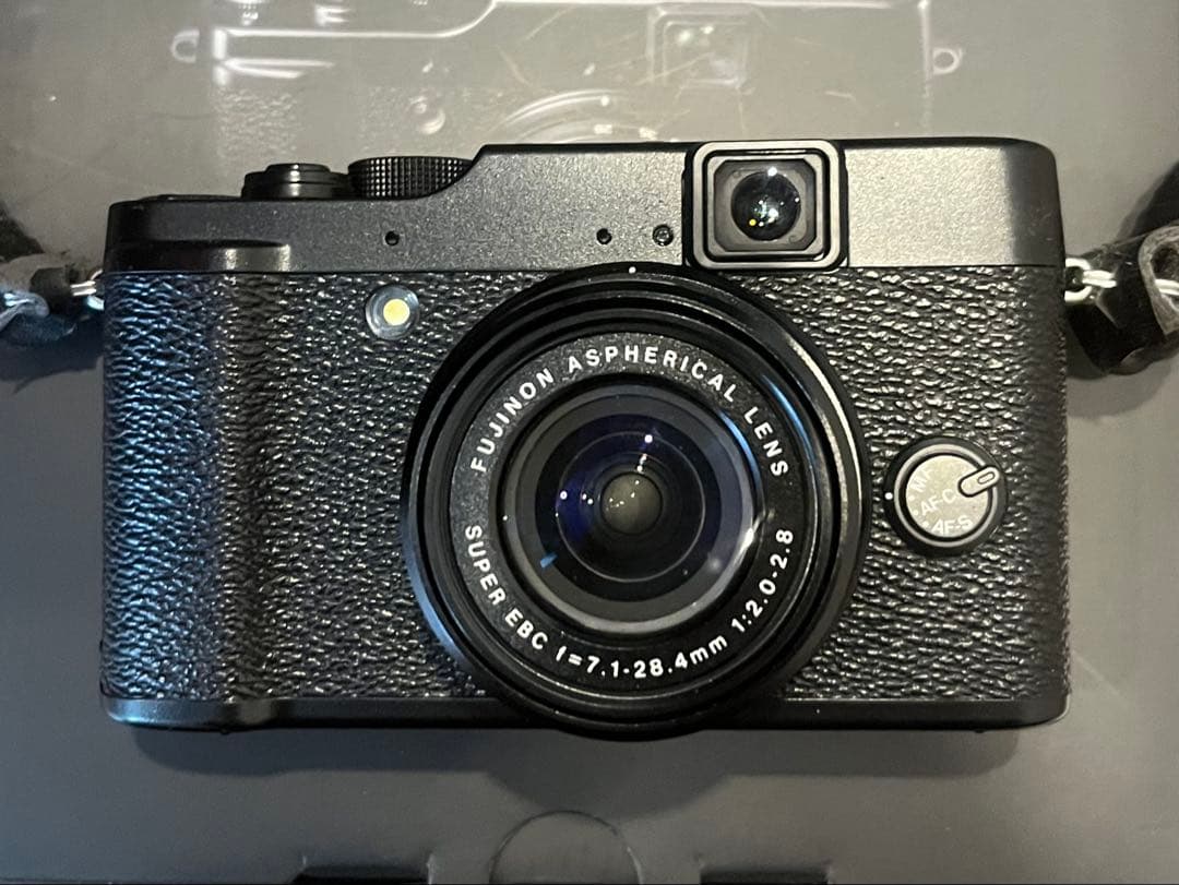 Fujifilm X10 フィルムカメラ ブラック
