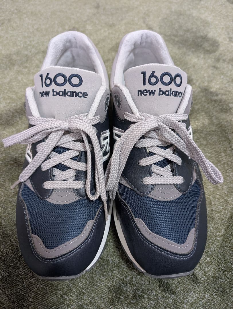 美品 New Balance 1600 ネイビー/グレースニーカー