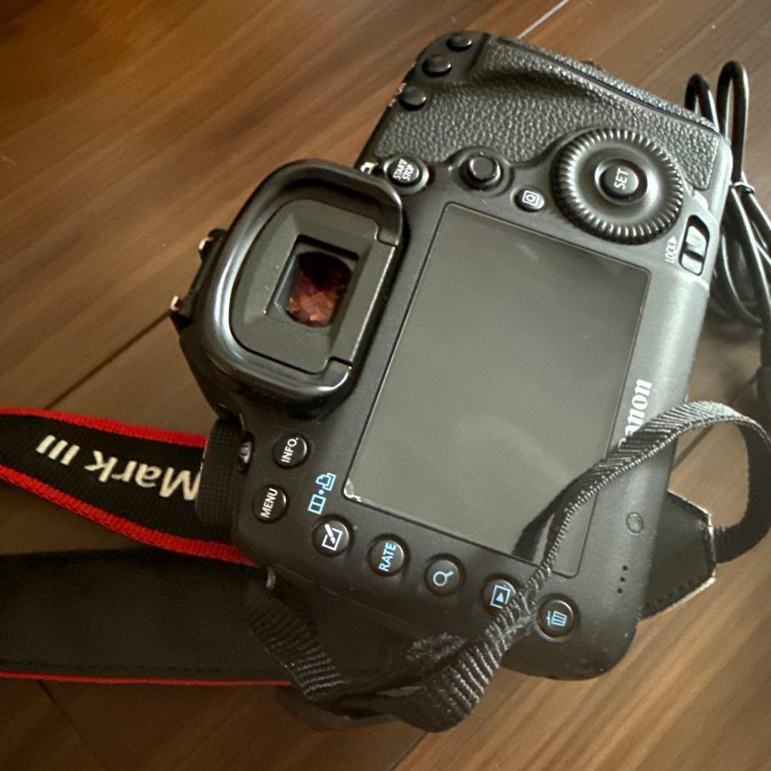 【最終値下げ】Canon EOS 5D mark3 ボディ