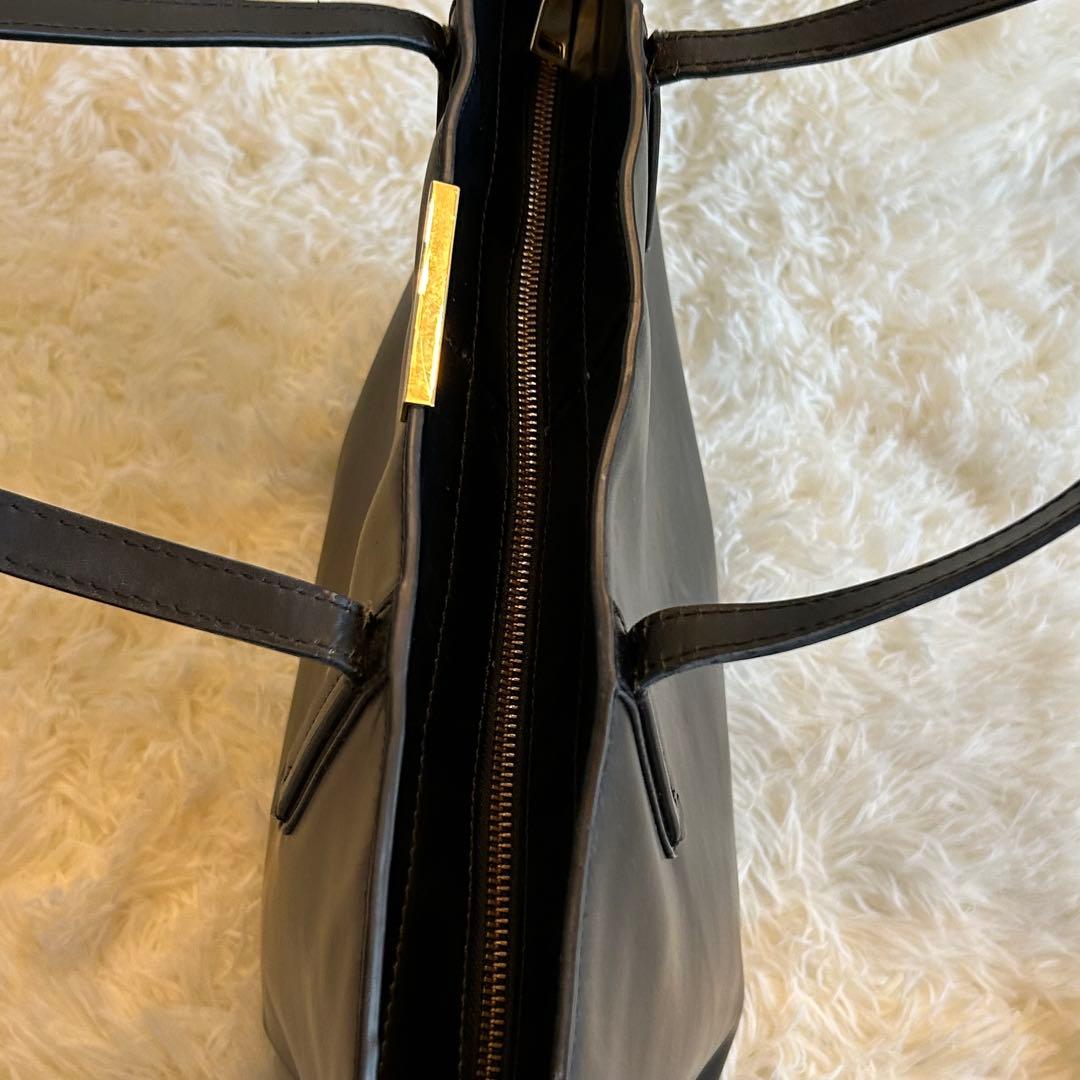 バーニーズニューヨーク　トートバッグ　レザー　金具　黒　本革　肩掛け　ブラック