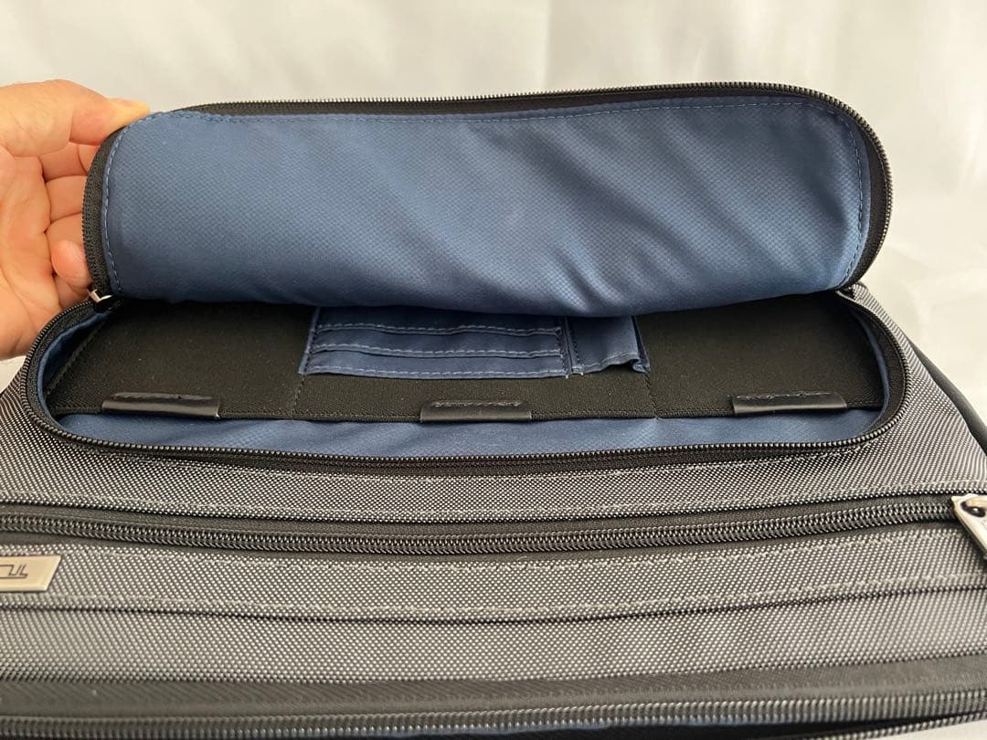 【美品】TUMI トゥミ ALPHA2 ラップトップカバー 026164PW