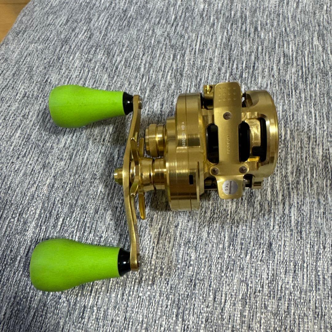 no3yes303様　シマノ 21 カルカッタコンクエスト　バリアルハンドル無し